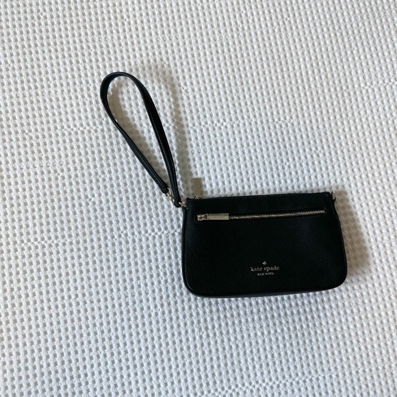 Kate Spade Black Wristlet/Wallet - Picture 1 of 4